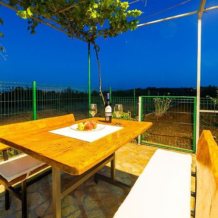 Guest House Pelja Plano Екстер'єр фото