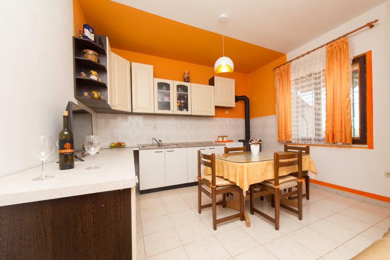 Guest House Pelja Plano Екстер'єр фото