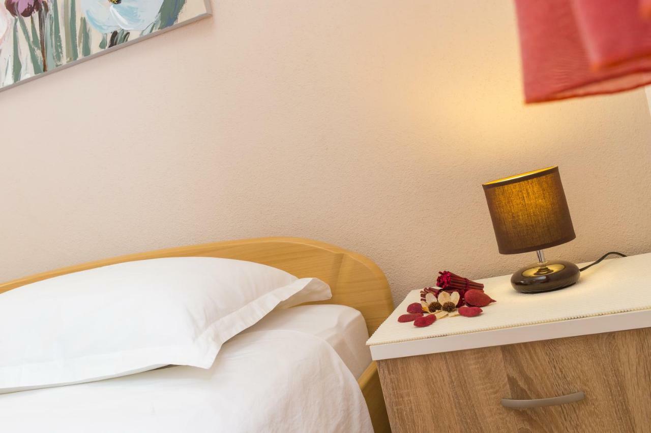 Guest House Pelja Plano Екстер'єр фото