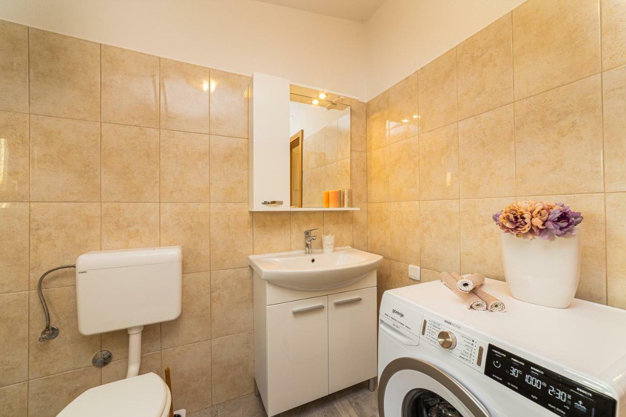 Guest House Pelja Plano Екстер'єр фото
