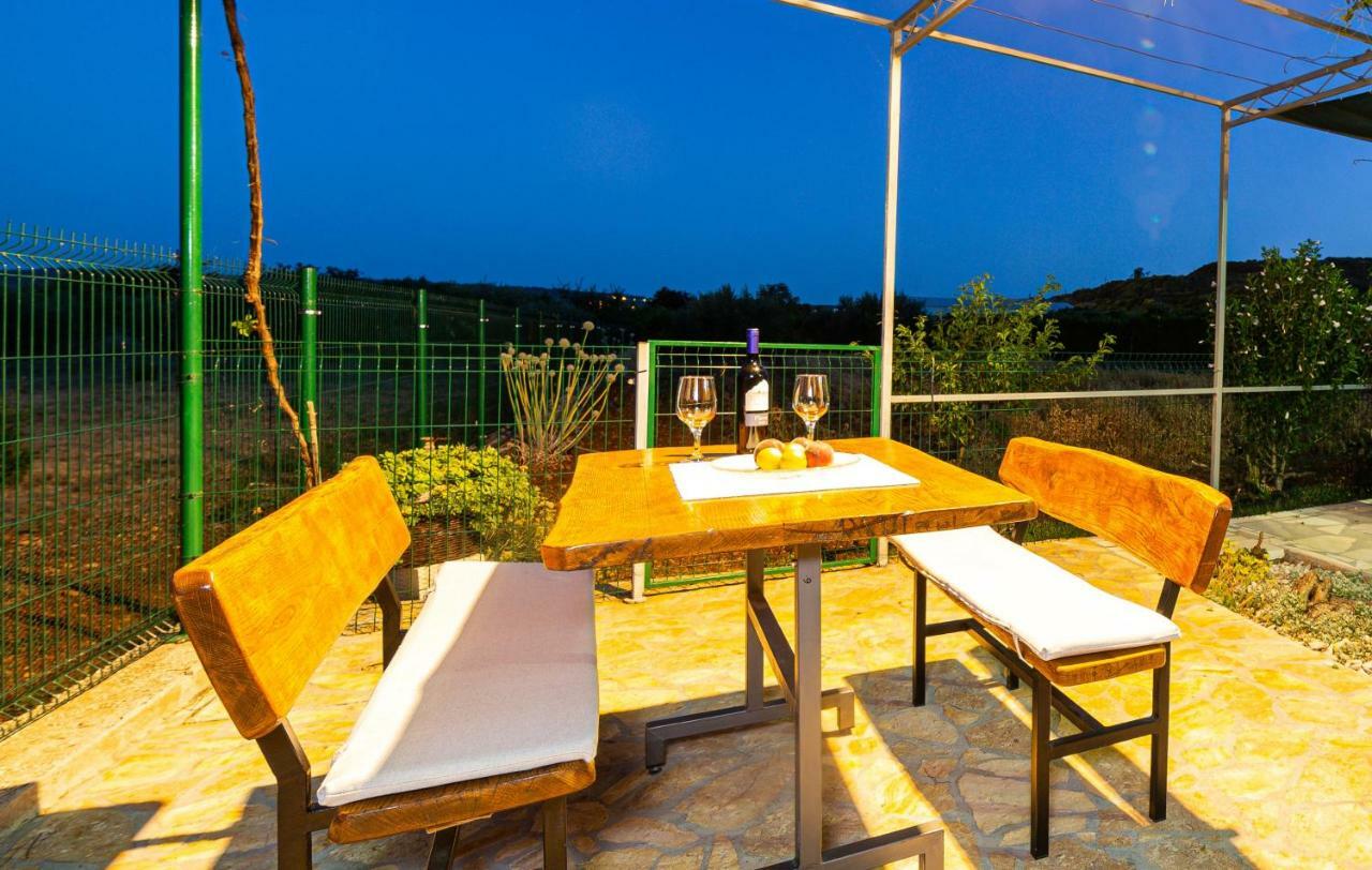 Guest House Pelja Plano Екстер'єр фото