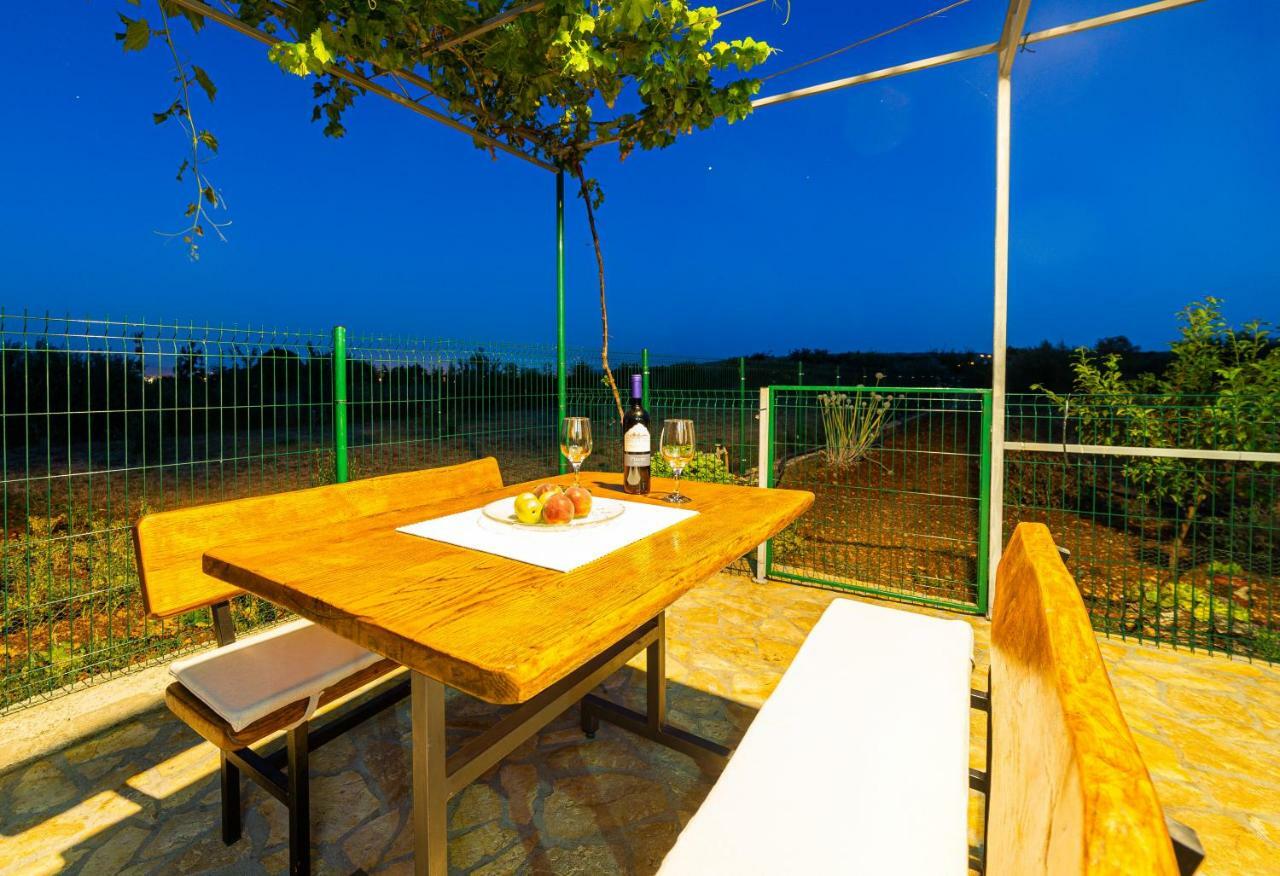 Guest House Pelja Plano Екстер'єр фото